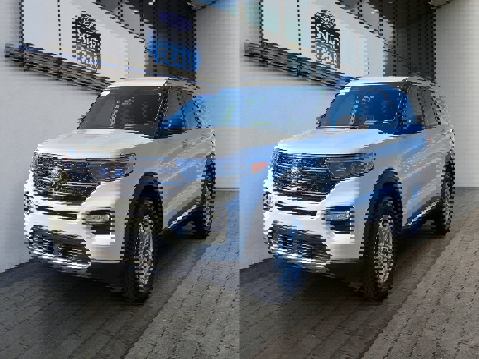 Certified 2022 Ford Explorer XLT w/ Equipment Group 202A image 7