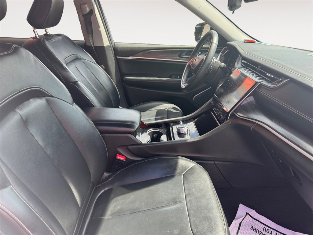 Used 2022 Jeep Grand Cherokee L Limited image 15