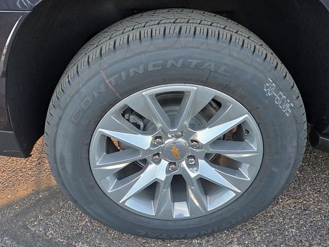 New 2026 Chevrolet Suburban Premier image 6