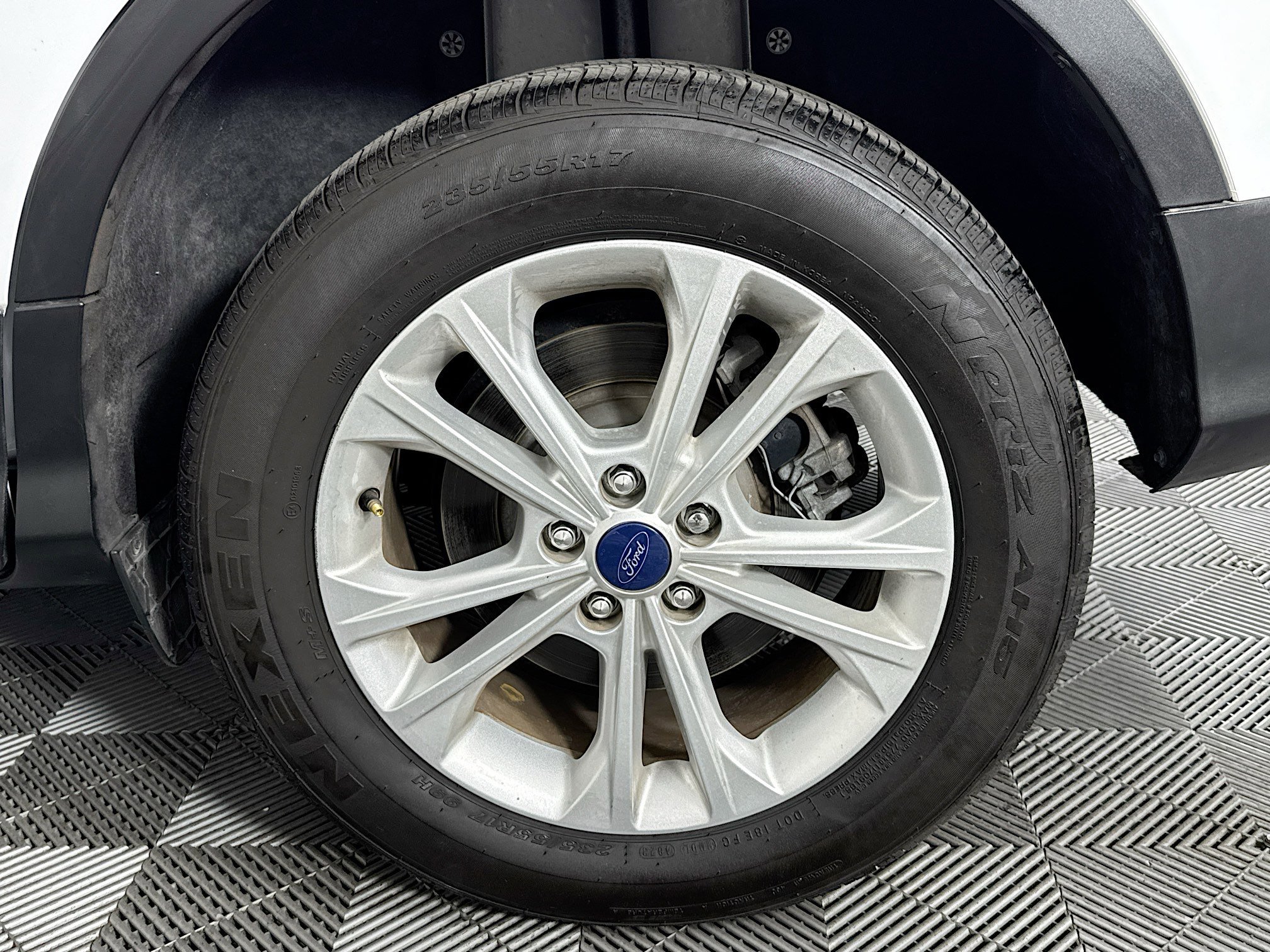 Used 2018 Ford Escape SE FWD image 35