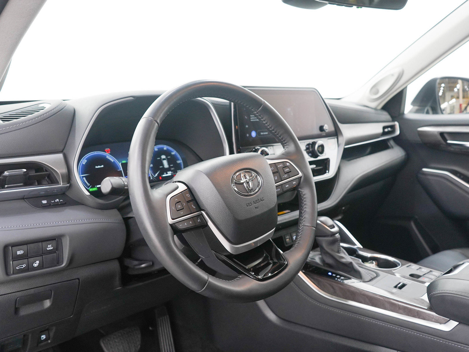 Used 2024 Toyota Highlander Limited AWD/4WD image 28