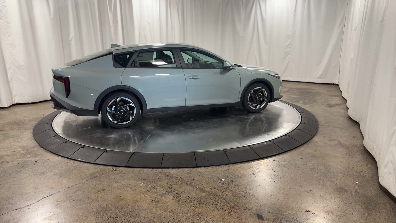 Certified 2025 Kia K4 EX image 9