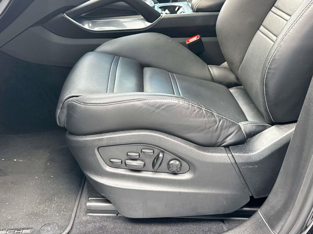 Certified 2023 Porsche Cayenne Turbo image 21