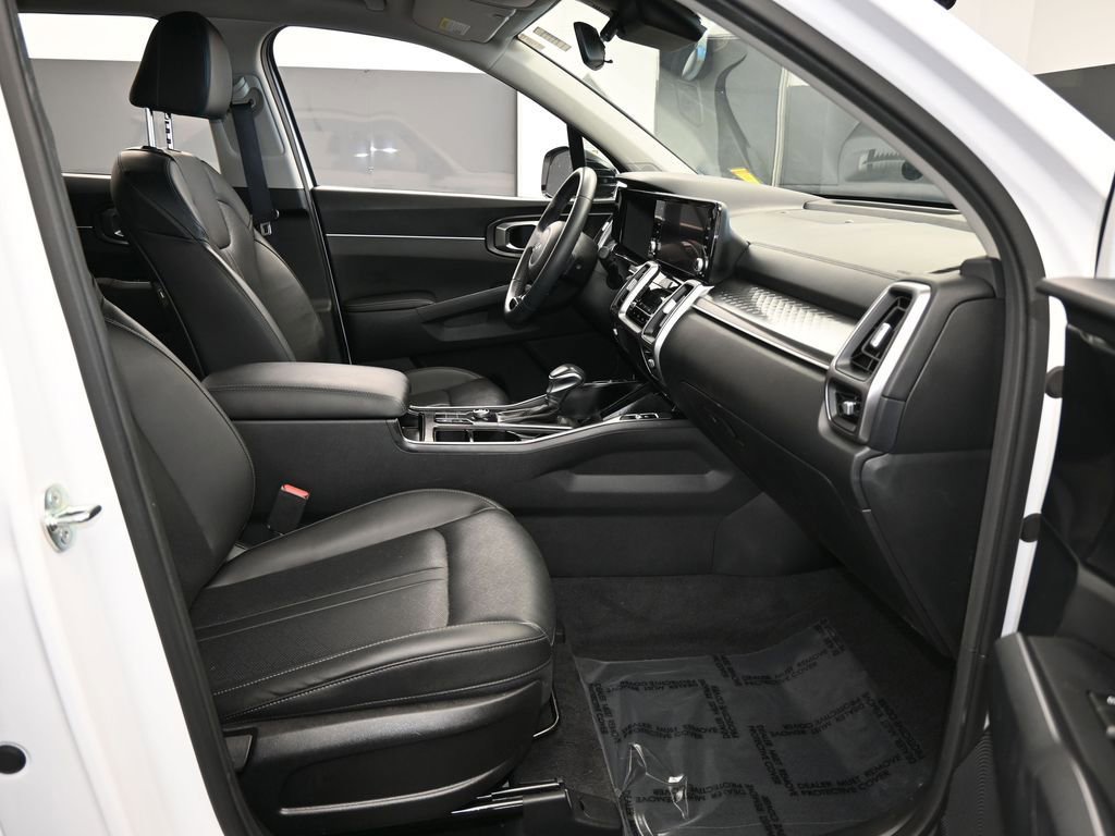 Used 2023 Kia Sorento S image 47