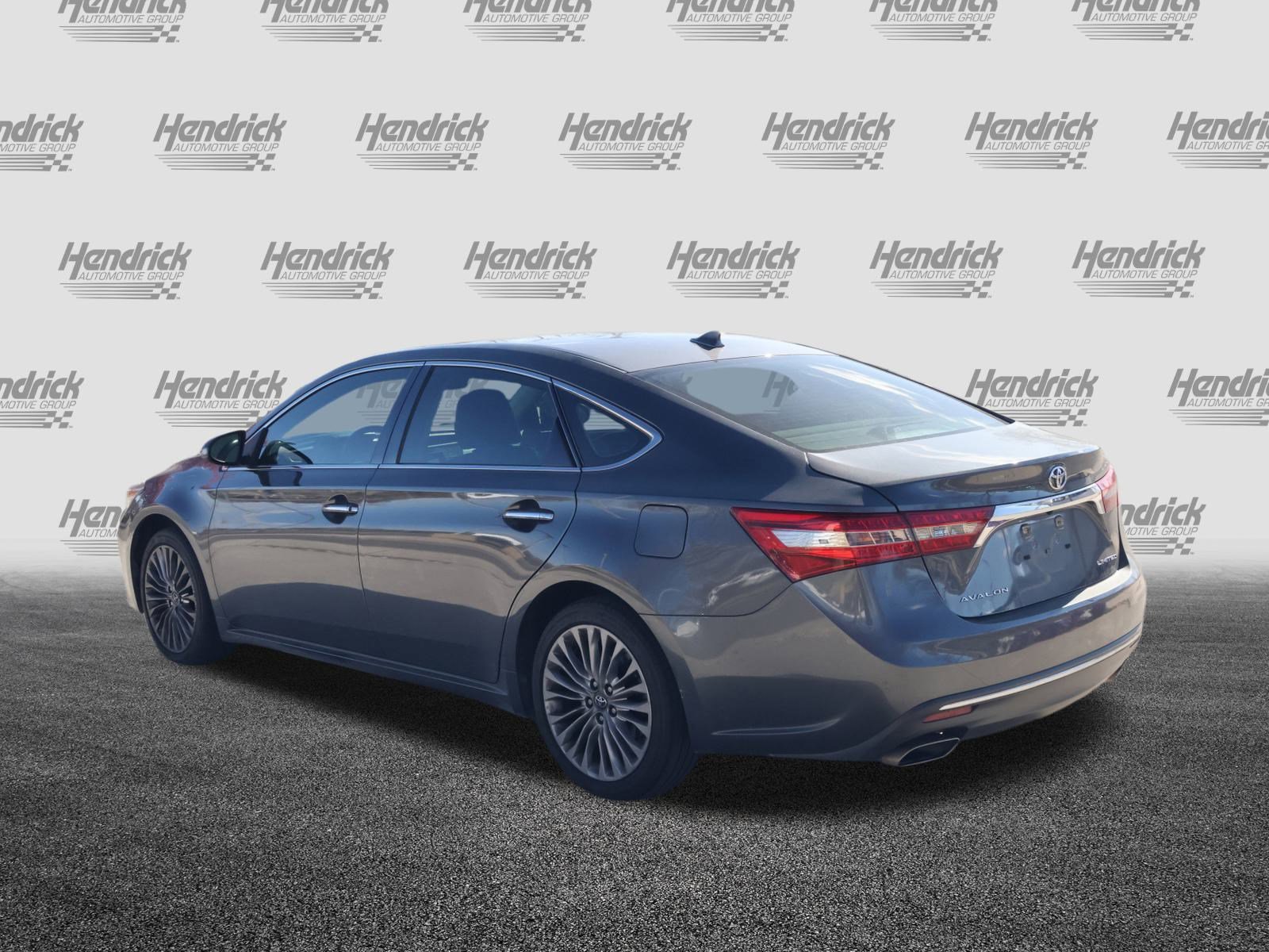 Used 2017 Toyota Avalon Limited image 7