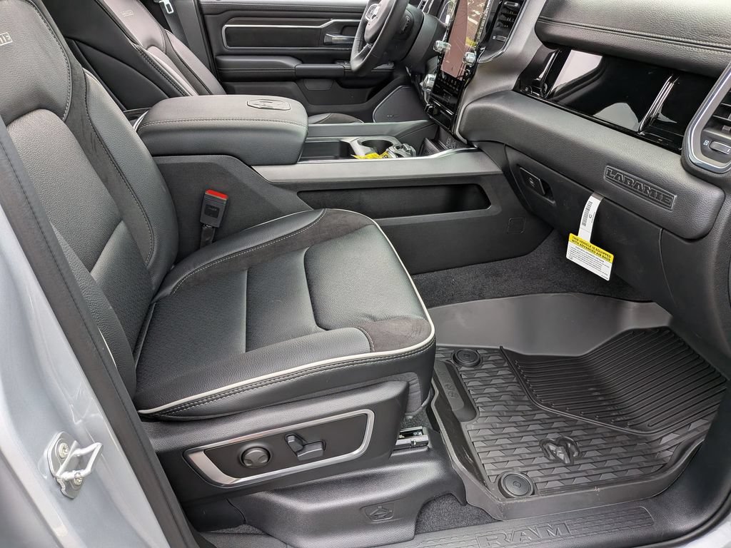 New 2026 RAM 1500 Laramie w/ Night Edition AWD/4WD image 33