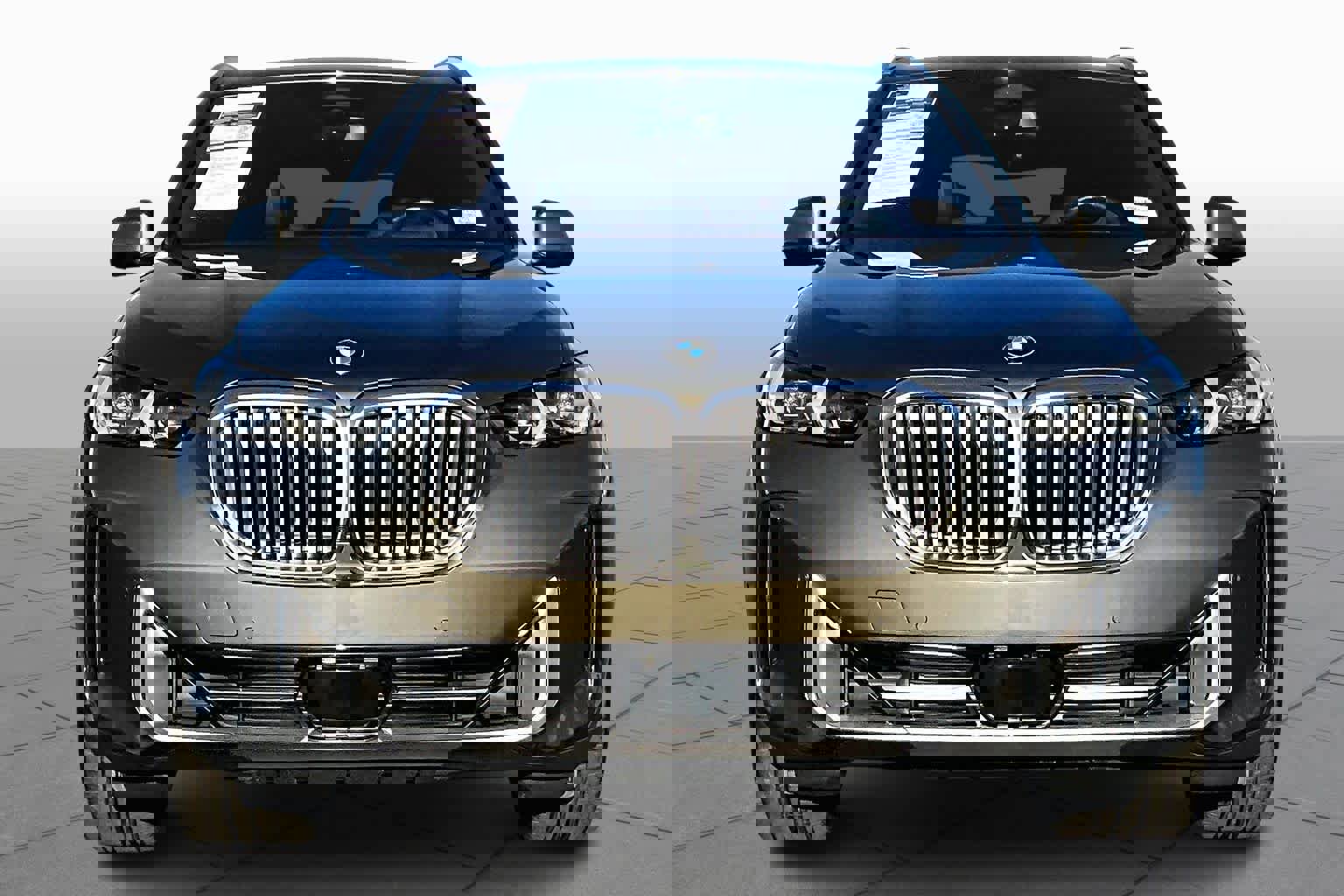 Used 2024 BMW X5 xDrive40i w/ Parking Assistance Package image 5