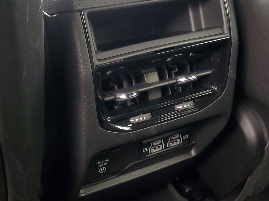 Used 2024 Jeep Grand Cherokee Altitude image 31
