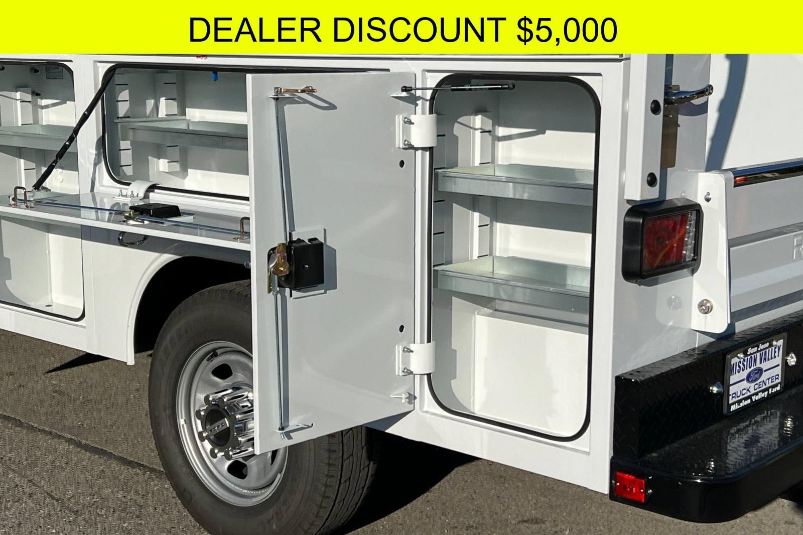 New 2025 Ford F350 XL w/ XL Chrome Package RWD image 22