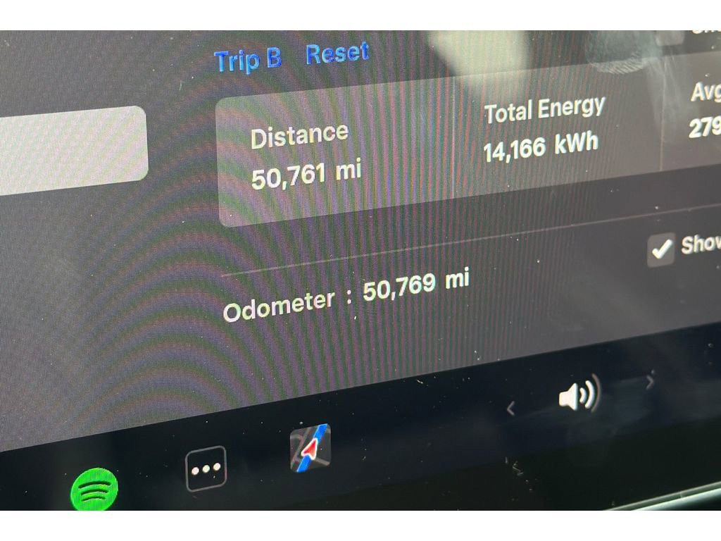 Used 2024 Tesla Model Y Long Range AWD/4WD image 30