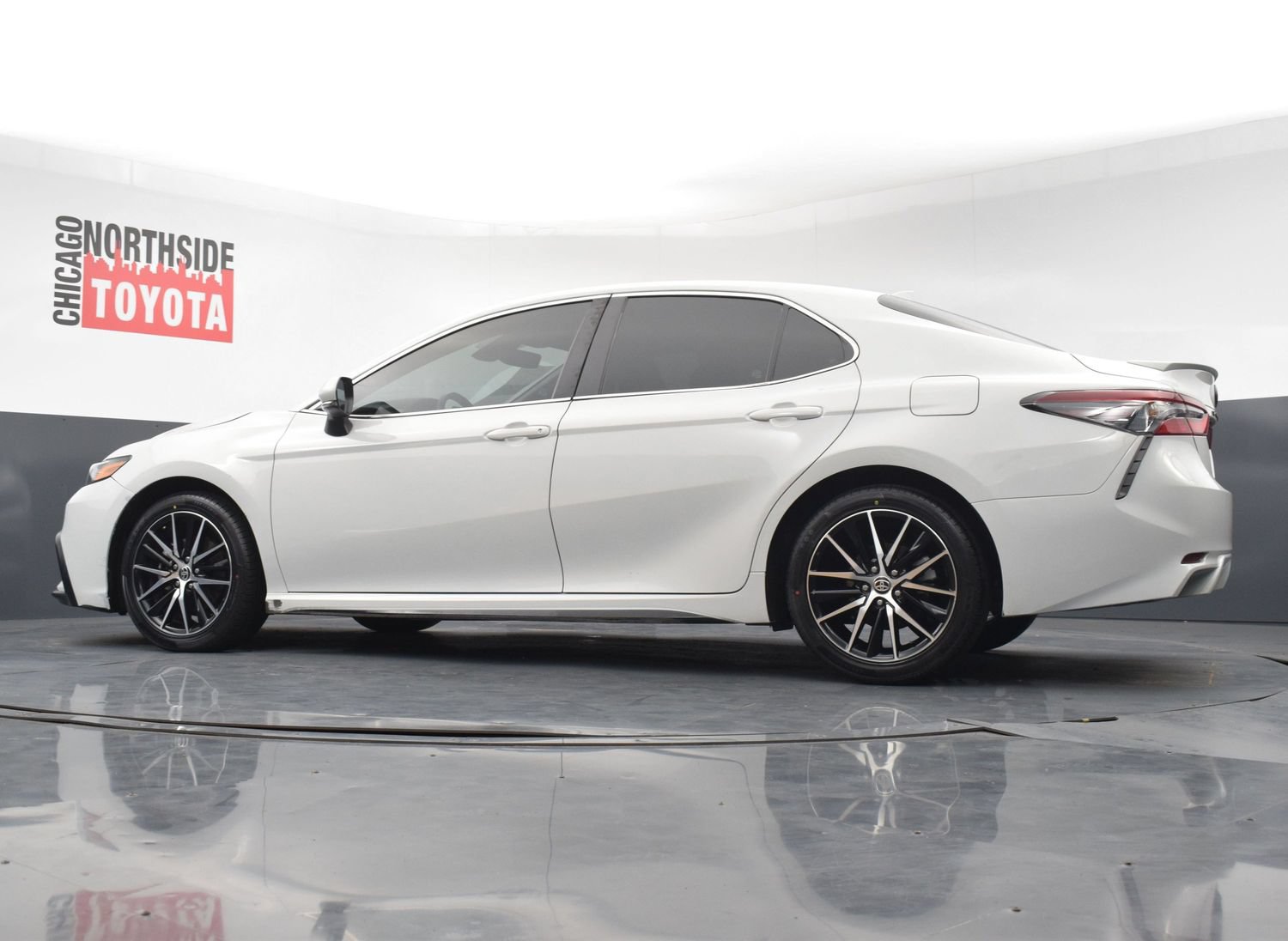 Used 2024 Toyota Camry SE FWD image 26