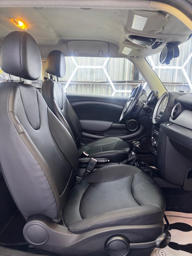 Used 2011 MINI Cooper Hardtop FWD image 25