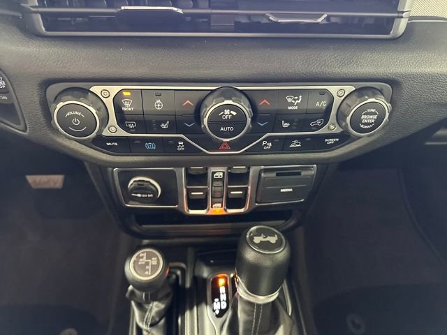 Used 2024 Jeep Wrangler Unlimited w/ Convenience Group image 23