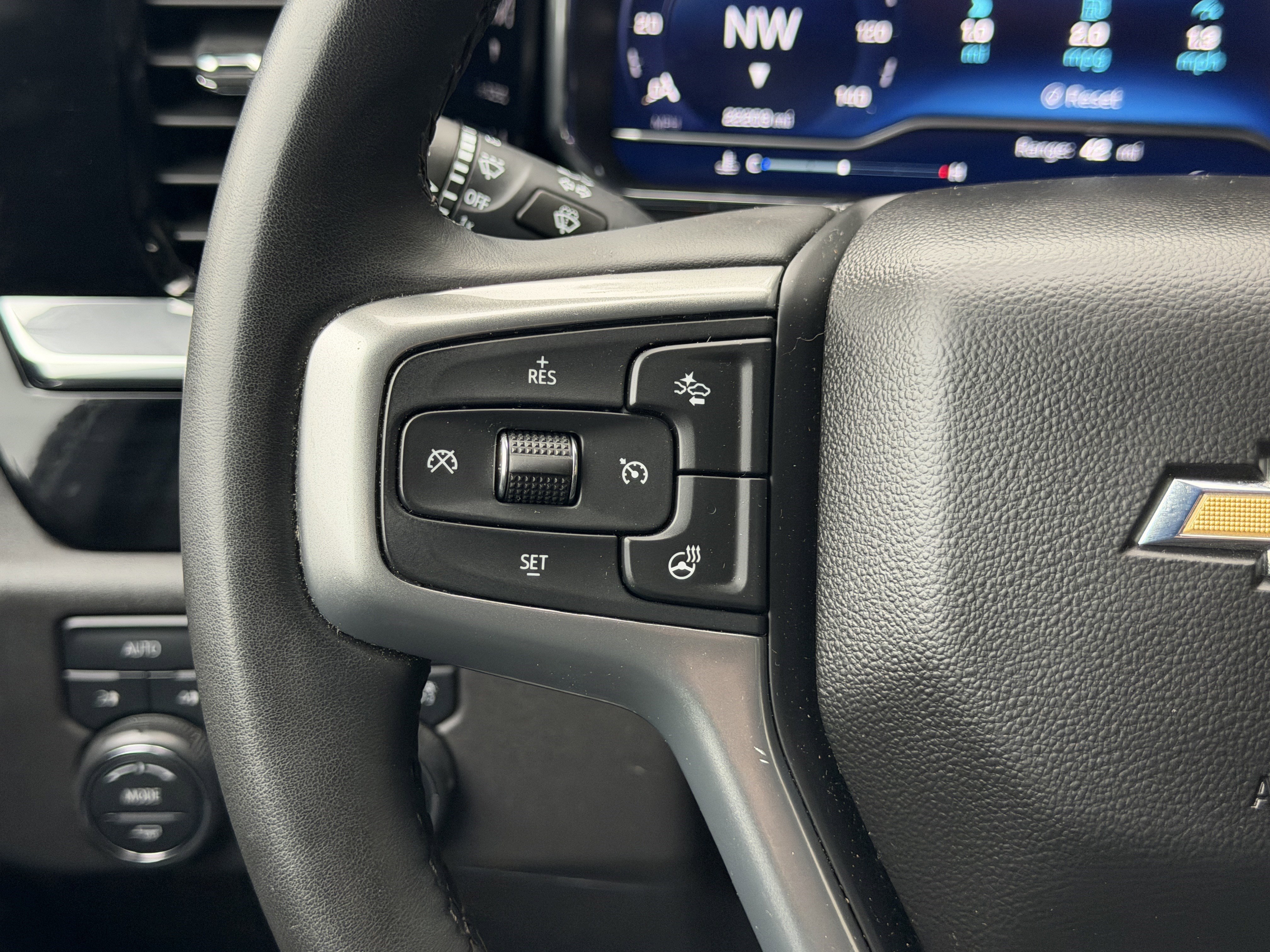 Used 2024 Chevrolet Silverado 1500 LT AWD/4WD image 30