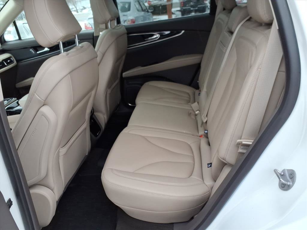 Used 2023 Lincoln Nautilus Reserve image 12