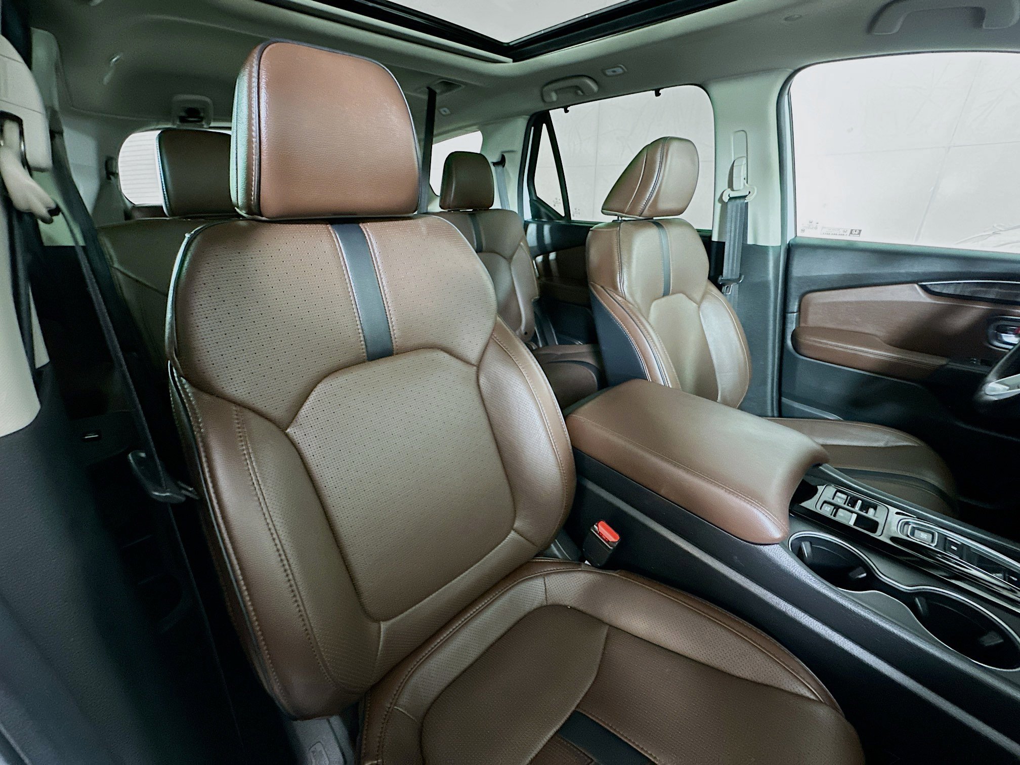 Used 2025 Honda Pilot Elite image 30
