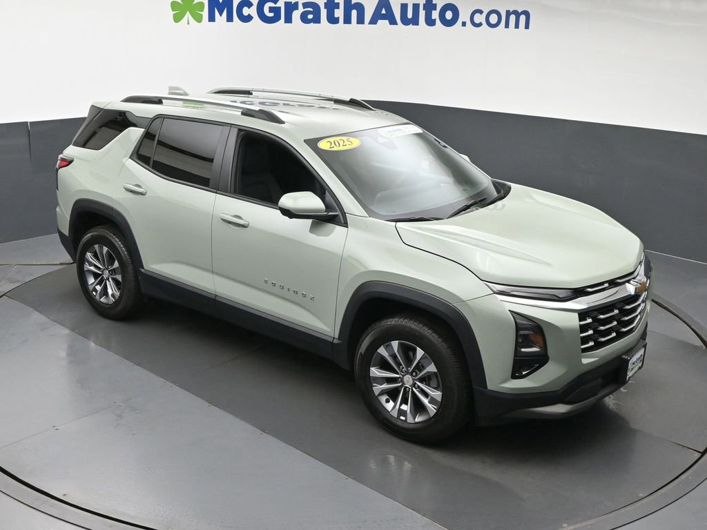 Used 2025 Chevrolet Equinox LT w/ Convenience Package II AWD/4WD image 3