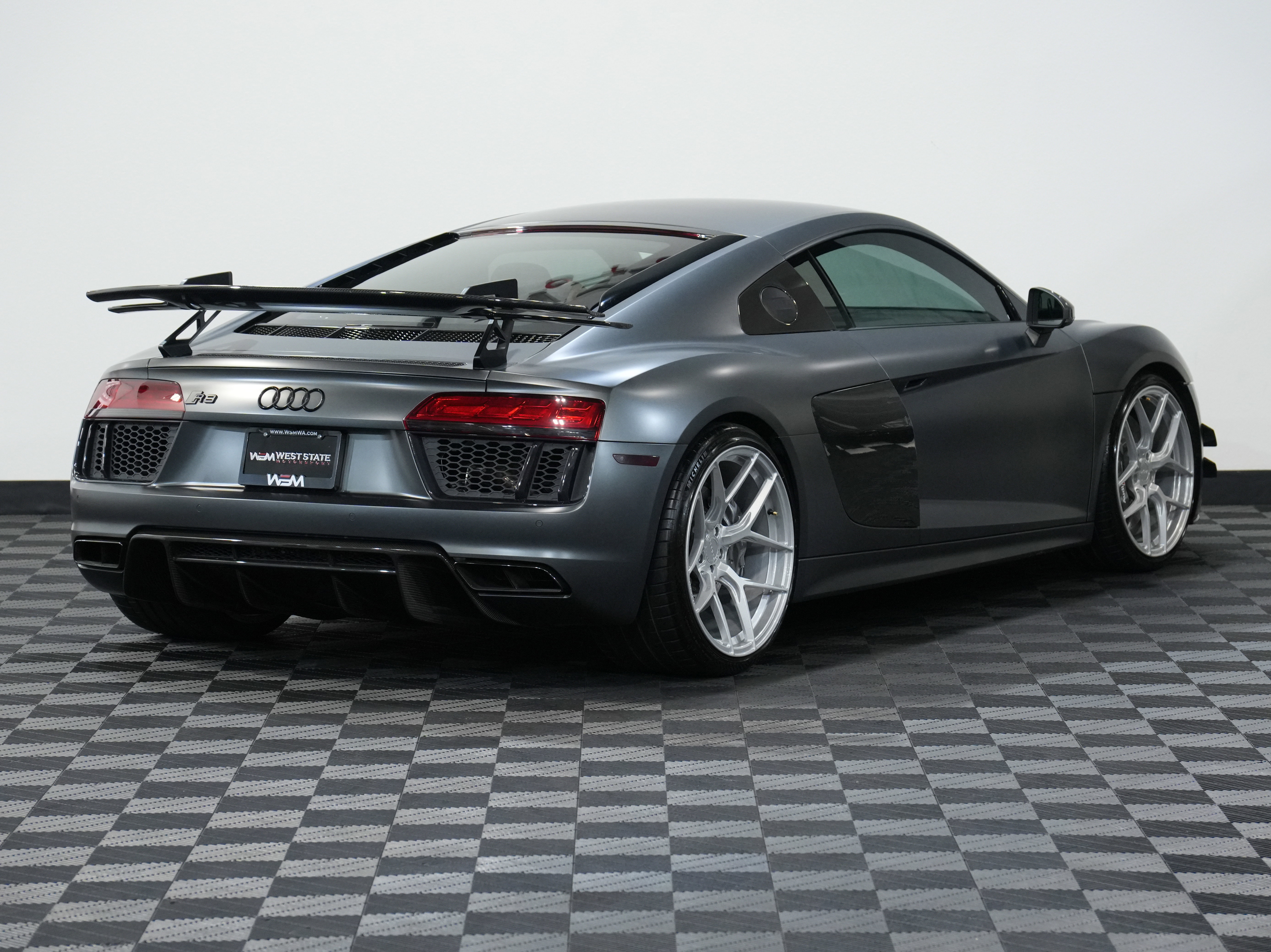 Used 2017 Audi R8 V10 plus image 6