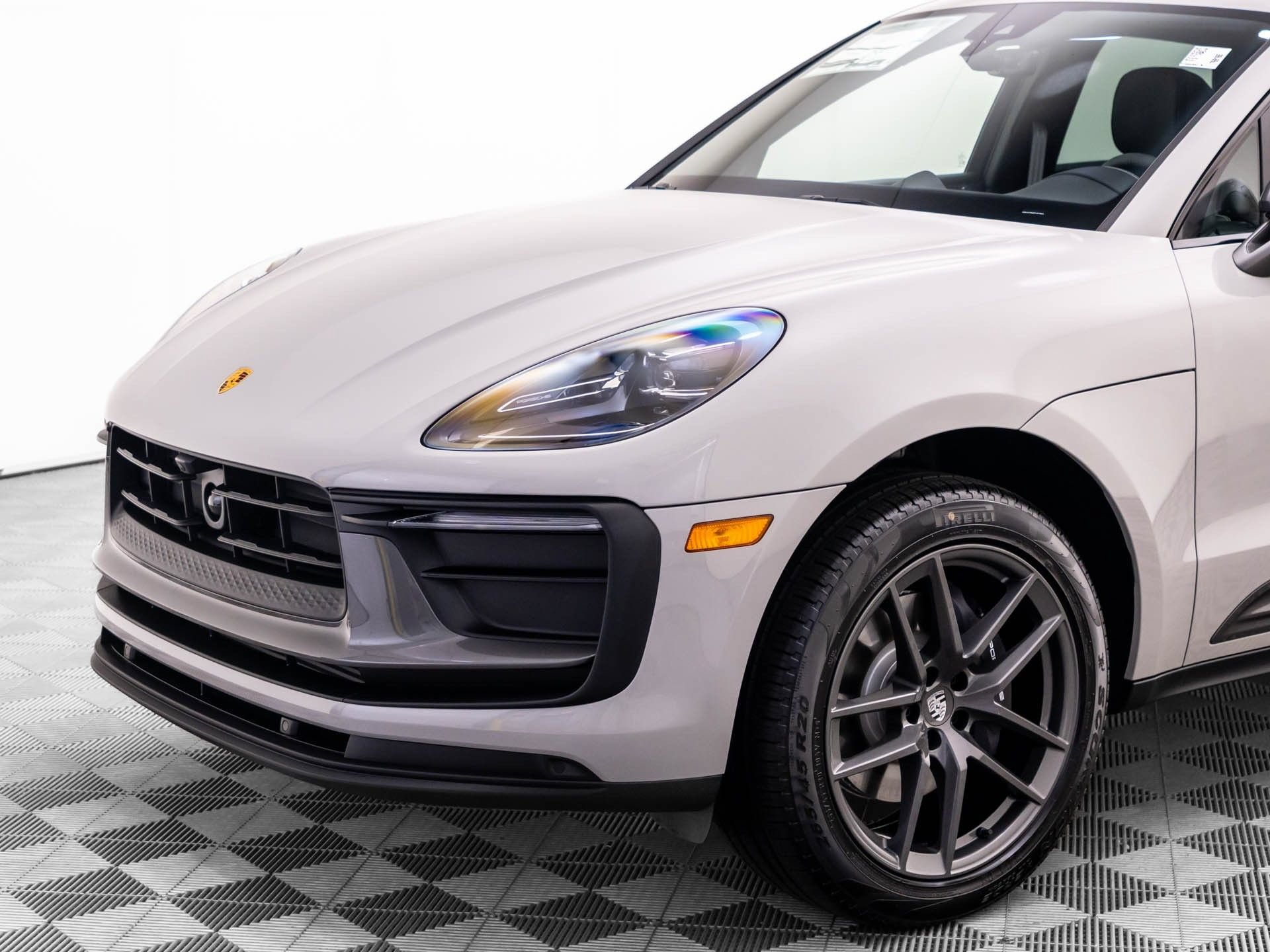 New 2026 Porsche Macan Turbo AWD/4WD image 38