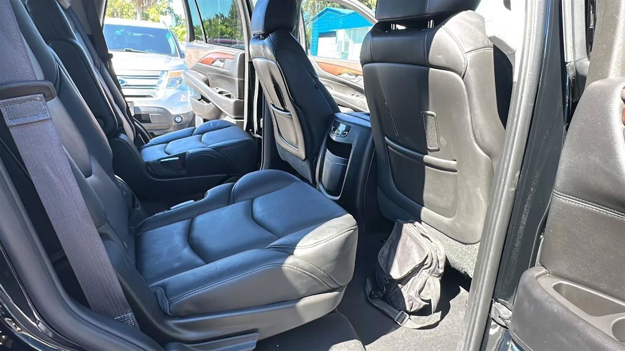 Used 2015 Cadillac Escalade Luxury AWD/4WD image 33