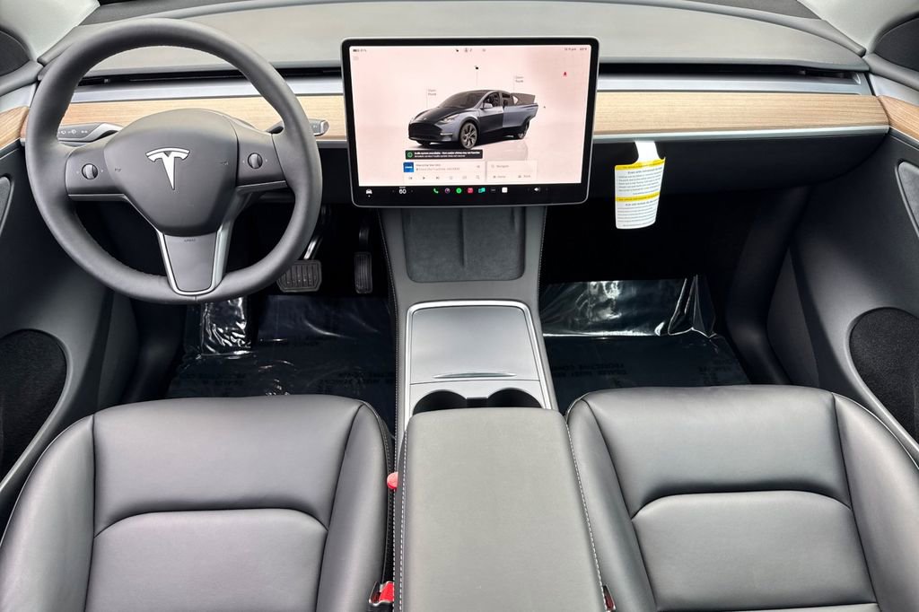 Used 2025 Tesla Model Y Long Range image 12