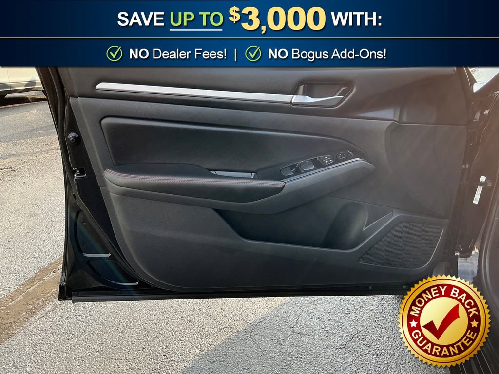 Used 2024 Nissan Altima 2.5 SR image 14