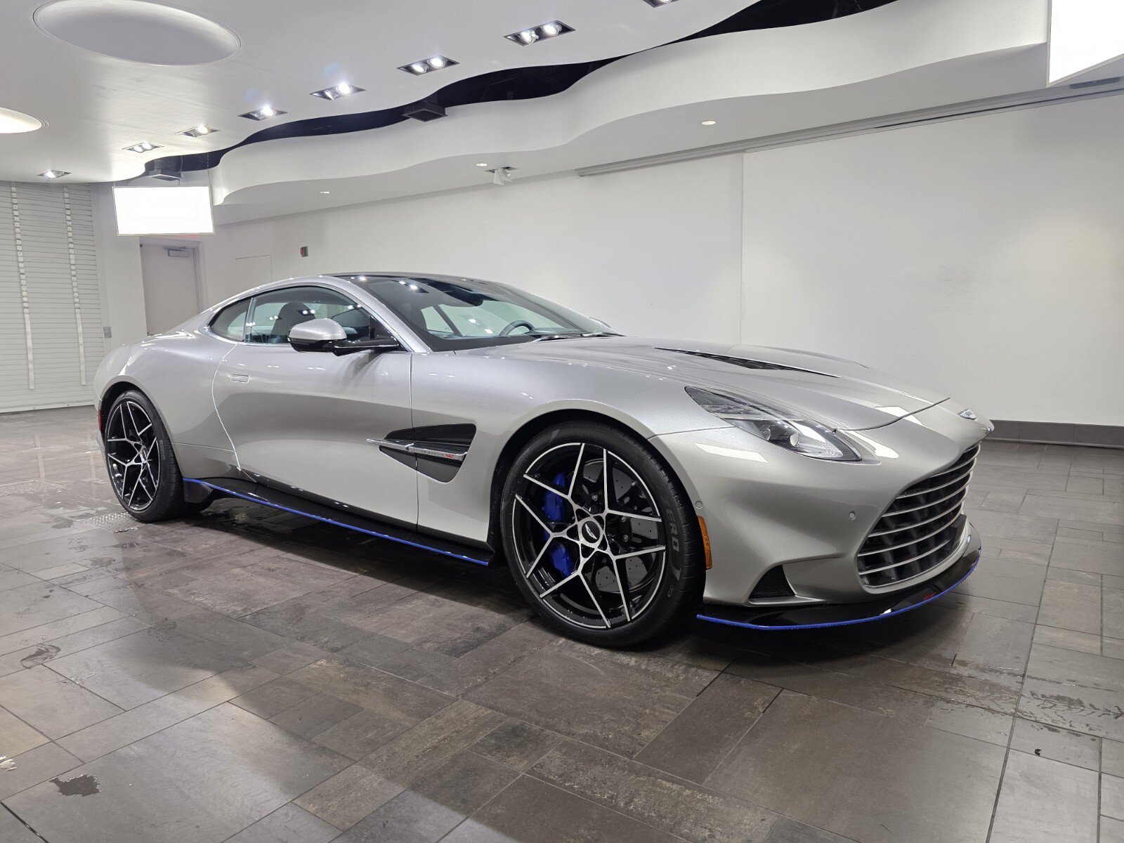 New 2026 Aston Martin Vanquish RWD image 1