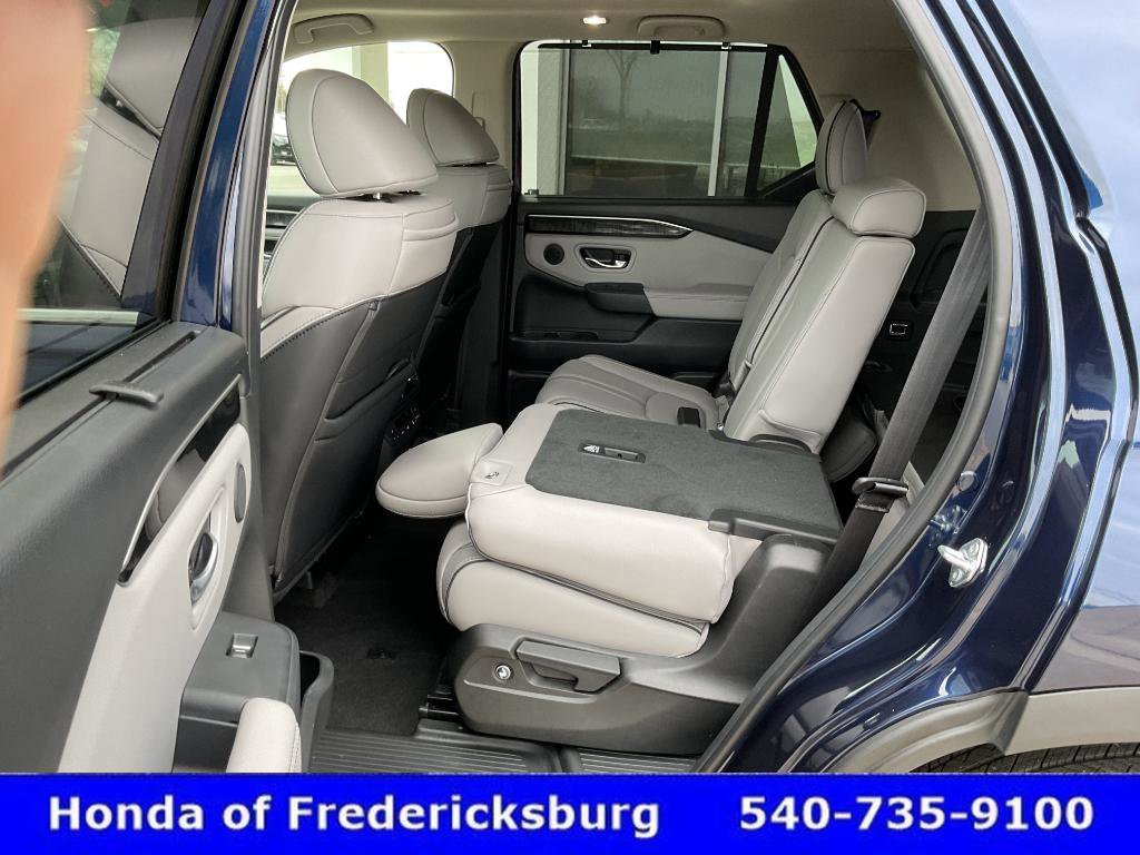 Used 2025 Honda Pilot Elite image 27
