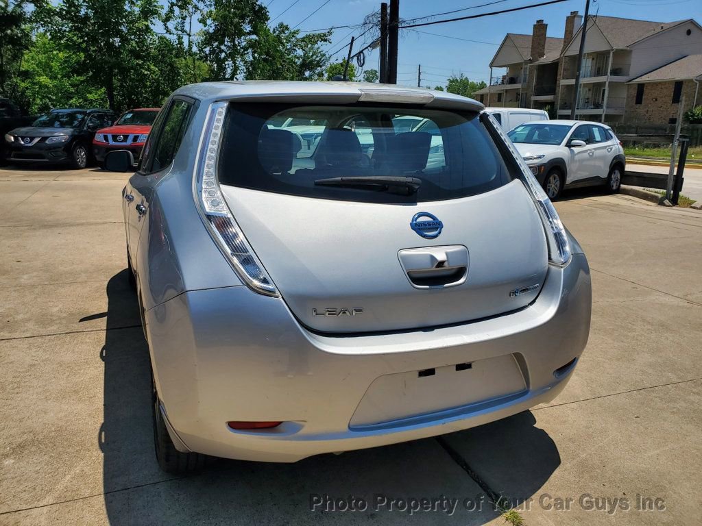 Used 2016 Nissan Leaf SL w/ Premium Package FWD image 11