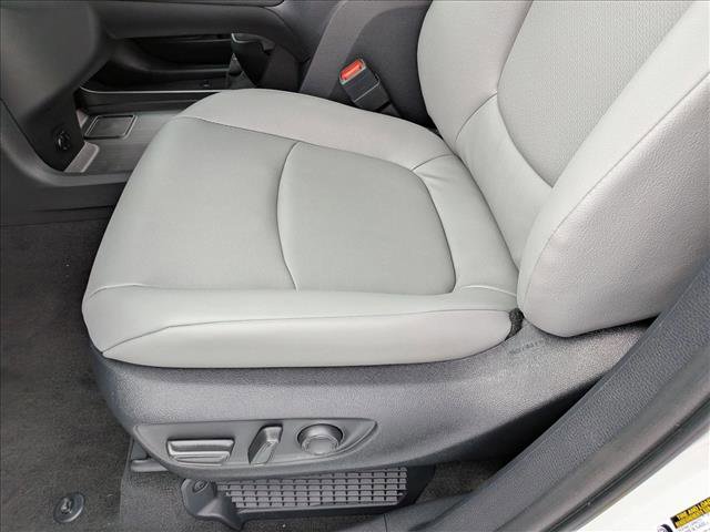 New 2026 Toyota Sienna XLE image 4