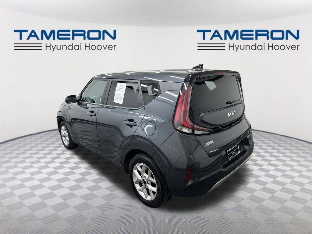 Used 2024 Kia Soul LX w/ Option Group 015 FWD image 3
