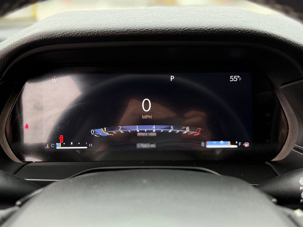 Used 2024 Jeep Grand Cherokee Laredo image 13