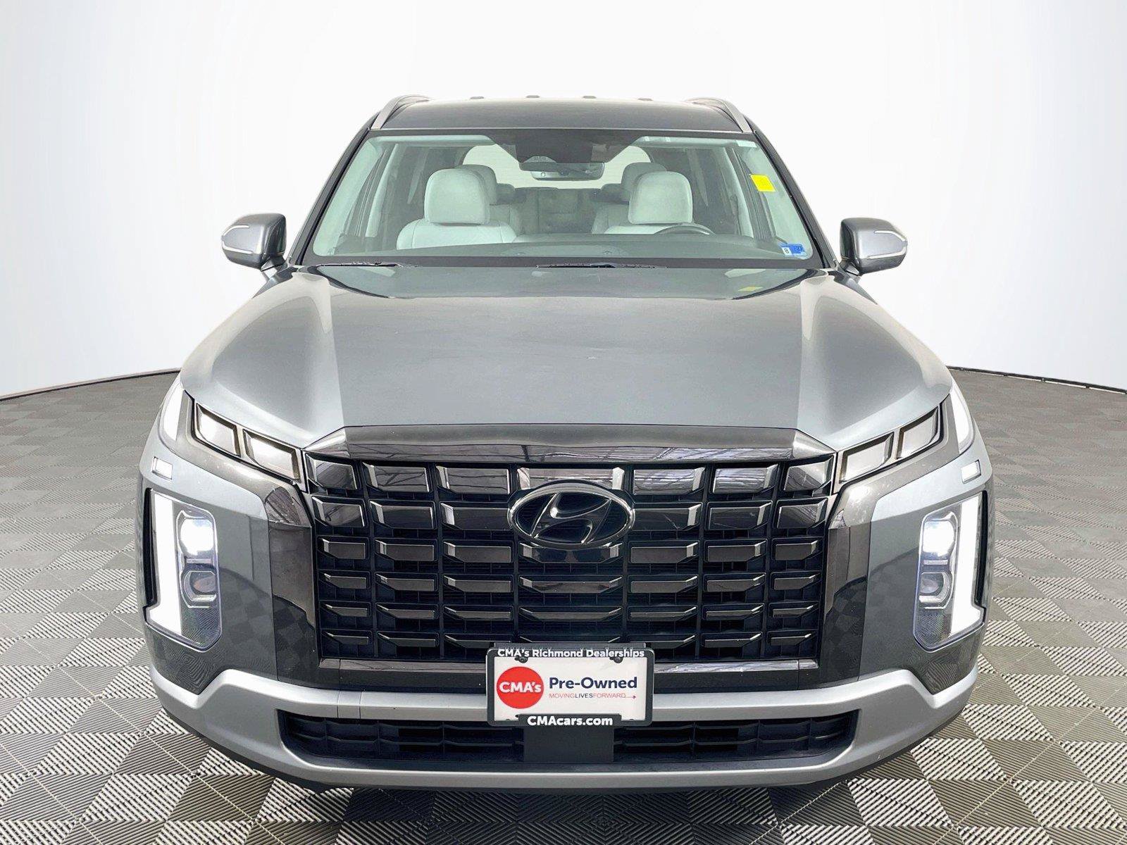 Used 2023 Hyundai Palisade SEL AWD/4WD image 2