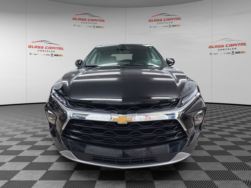 Used 2025 Chevrolet Blazer LT image 2