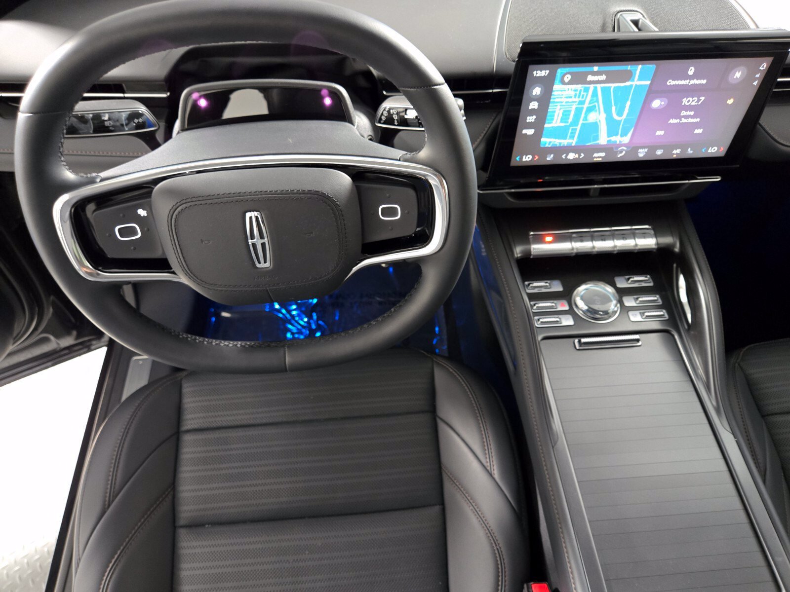 New 2026 Lincoln Nautilus Reserve w/ Jet Appearance Package AWD/4WD image 17