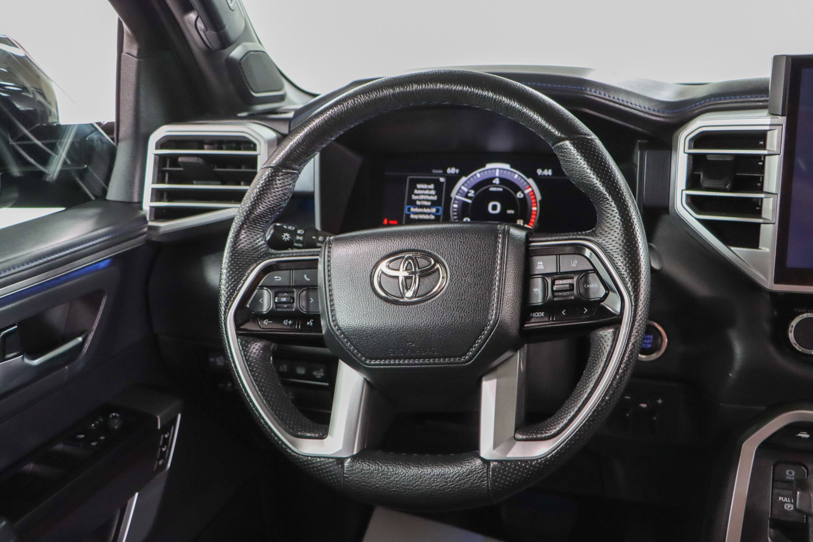 Used 2023 Toyota Tundra Platinum image 13