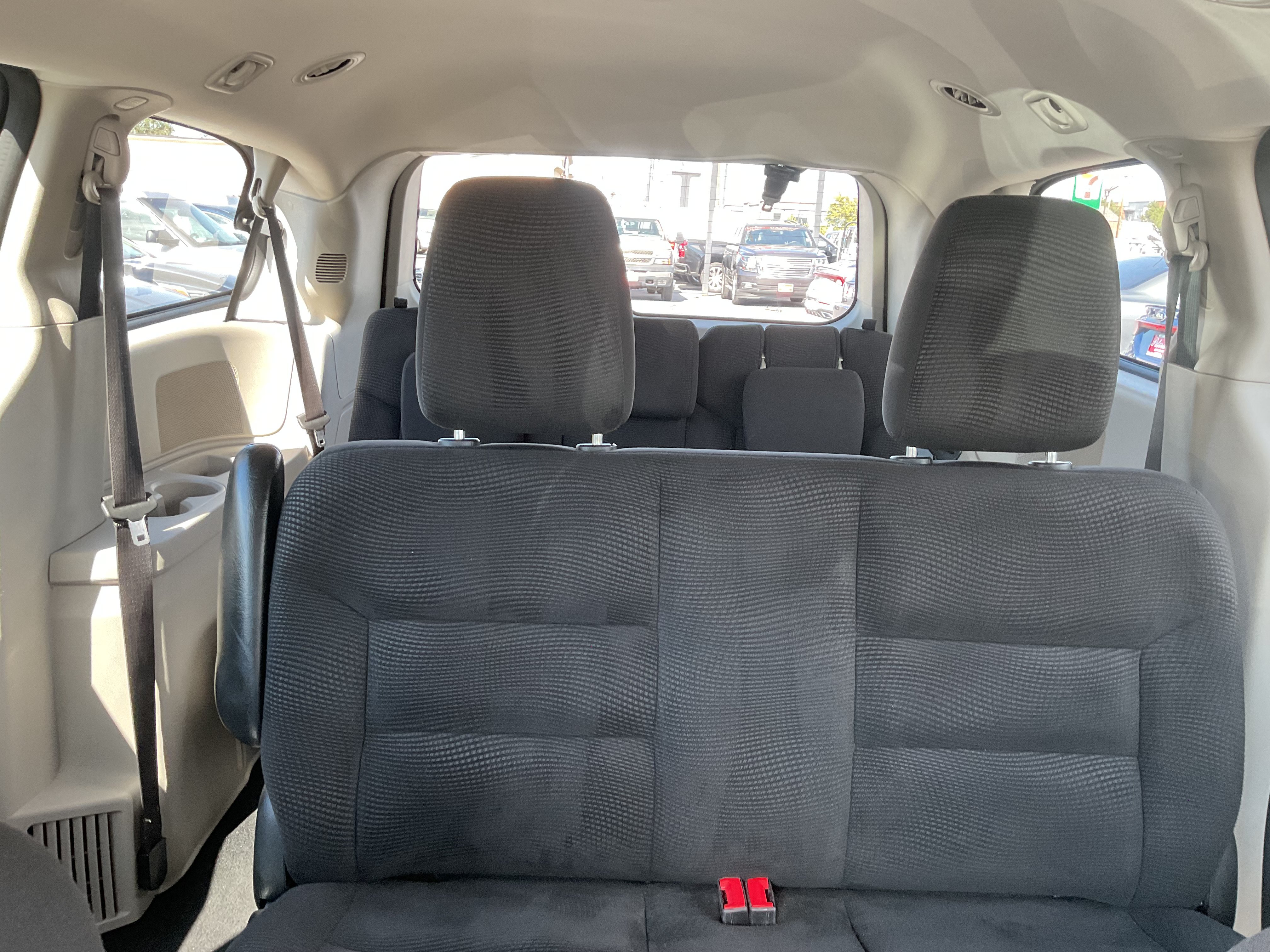 Used 2020 Dodge Grand Caravan SE w/ UConnect Hands-Free Group FWD image 13