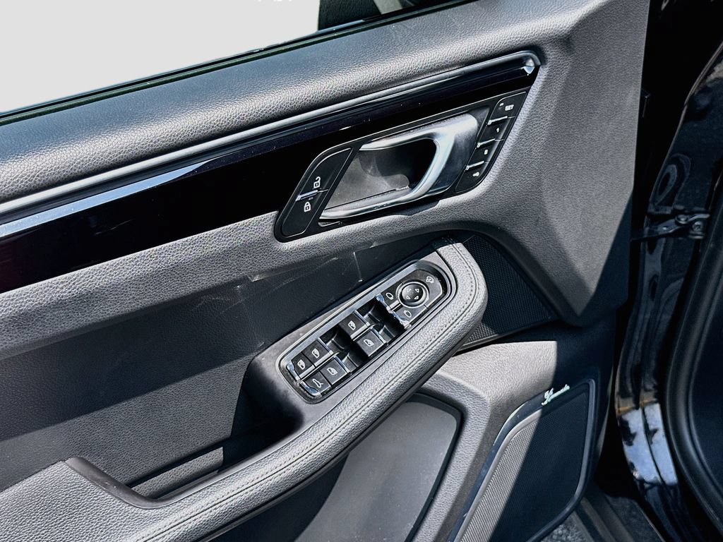 Certified 2023 Porsche Macan S AWD/4WD image 20