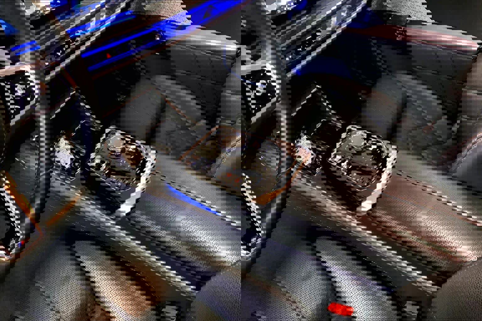 Certified 2023 BMW 760i xDrive AWD/4WD image 16