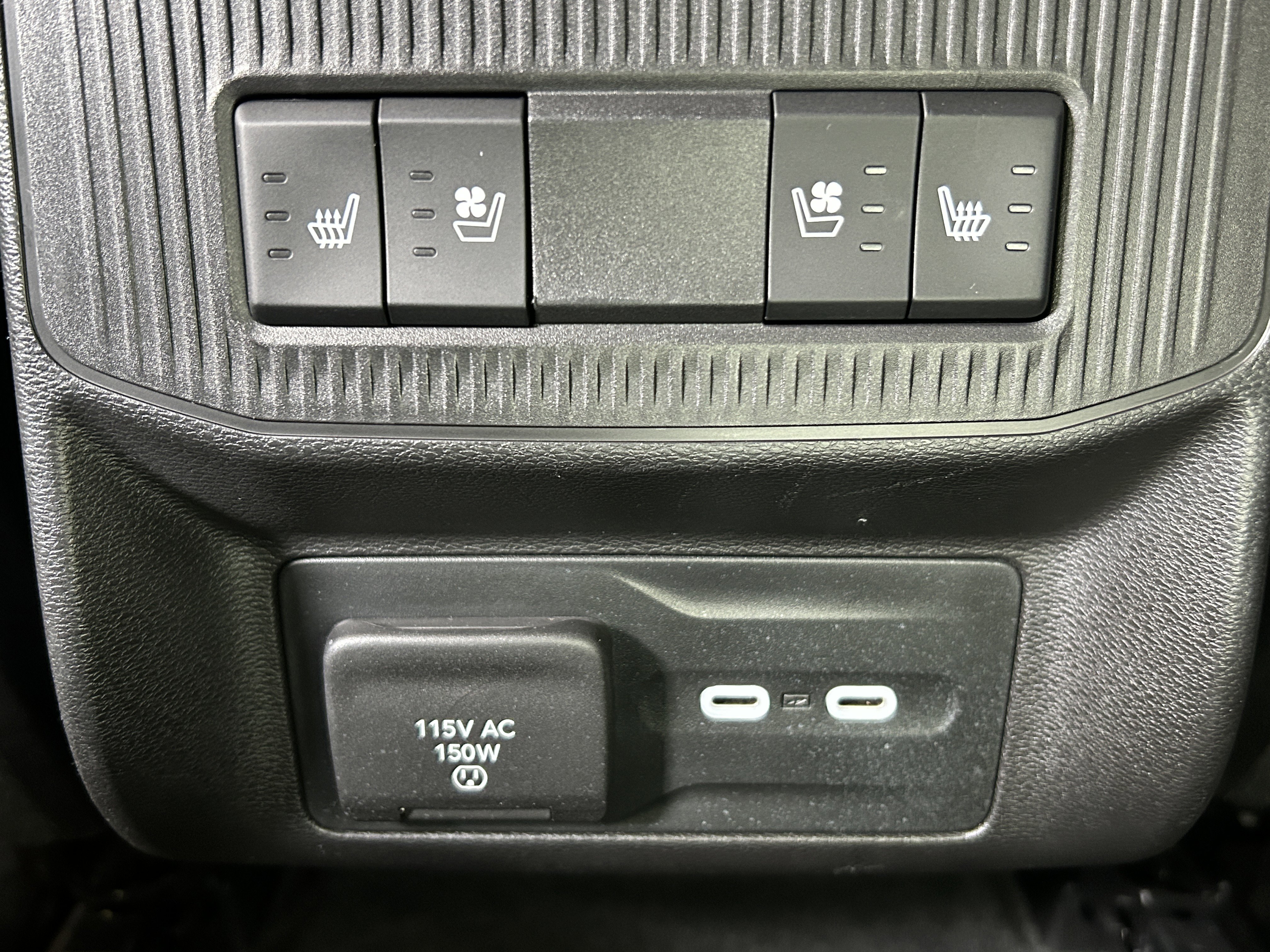 Used 2024 Jeep Wagoneer Launch Edition AWD/4WD image 36