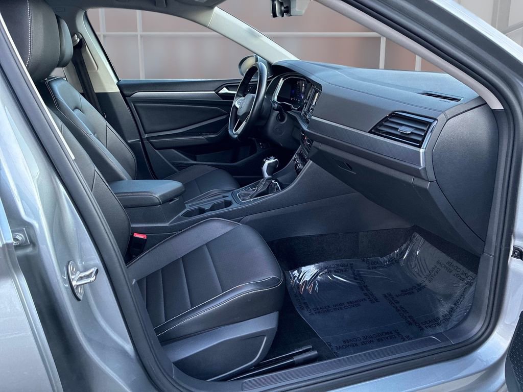 Used 2024 Volkswagen Jetta SE image 10