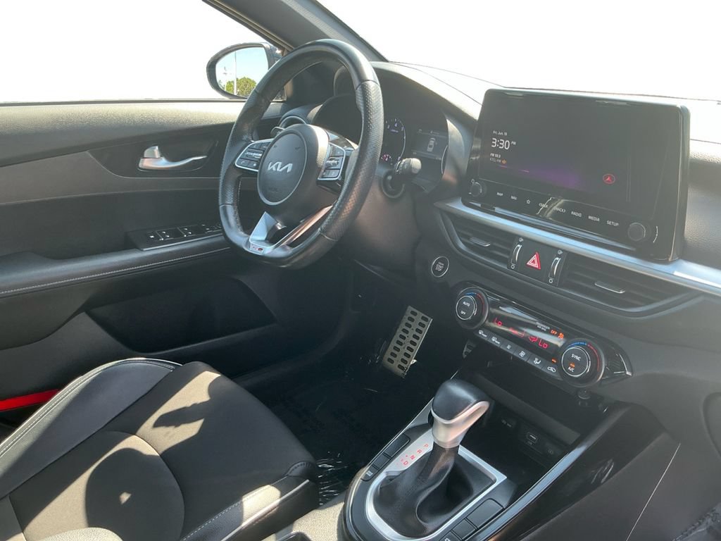 Used 2023 Kia Forte GT-Line w/ GT-Line Technology Package FWD image 17