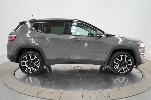 Used 2021 Jeep Compass Limited w/ Sun and Sound Group AWD/4WD image 8