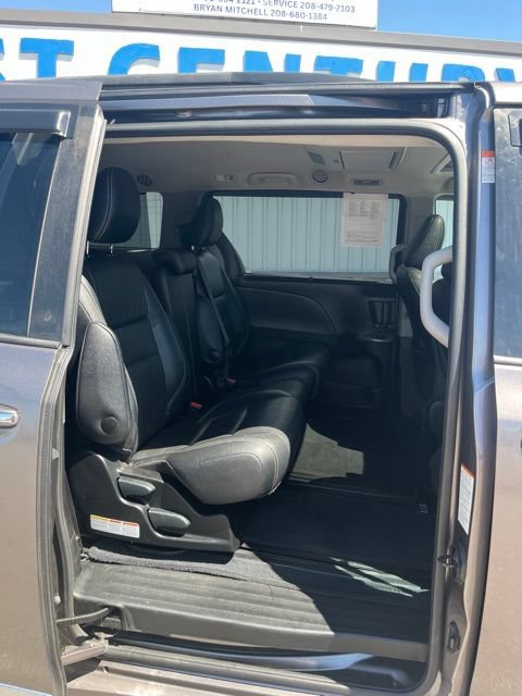 Used 2017 Toyota Sienna SE Premium FWD image 32