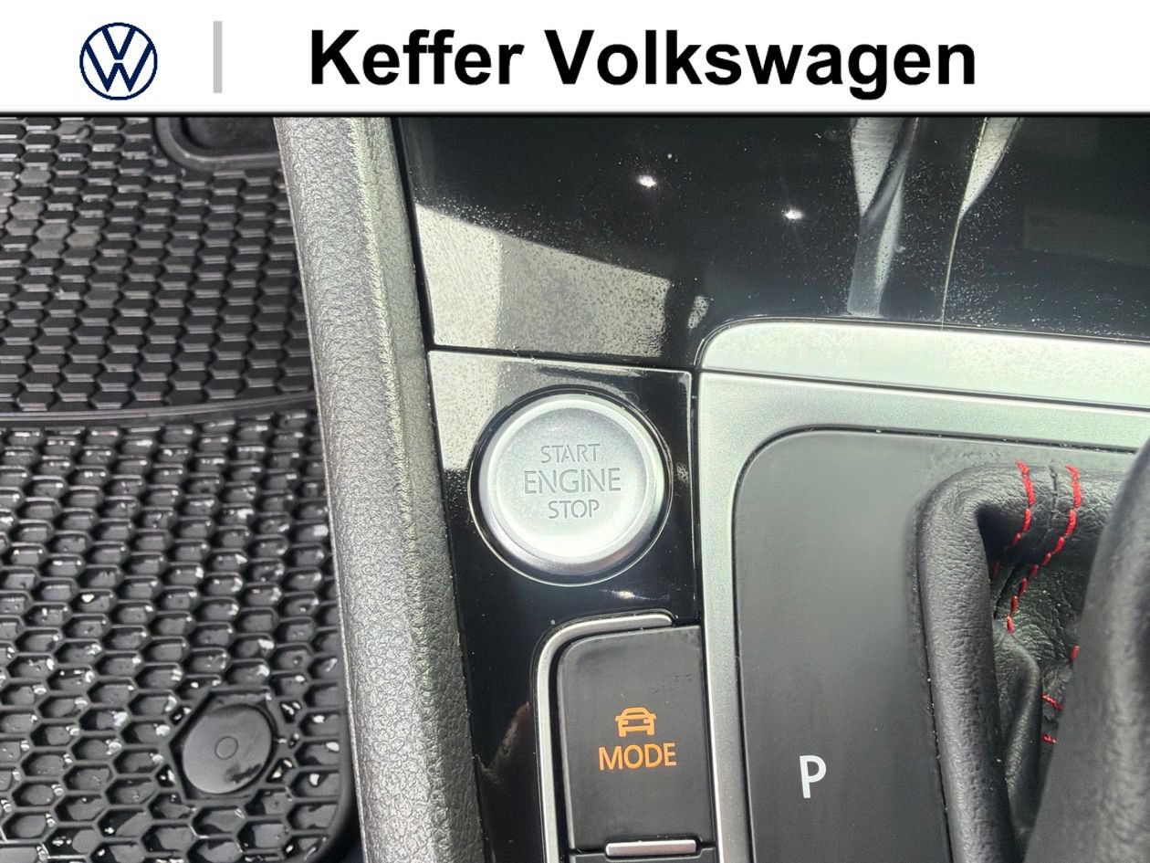 Used 2020 Volkswagen GTI SE FWD image 22
