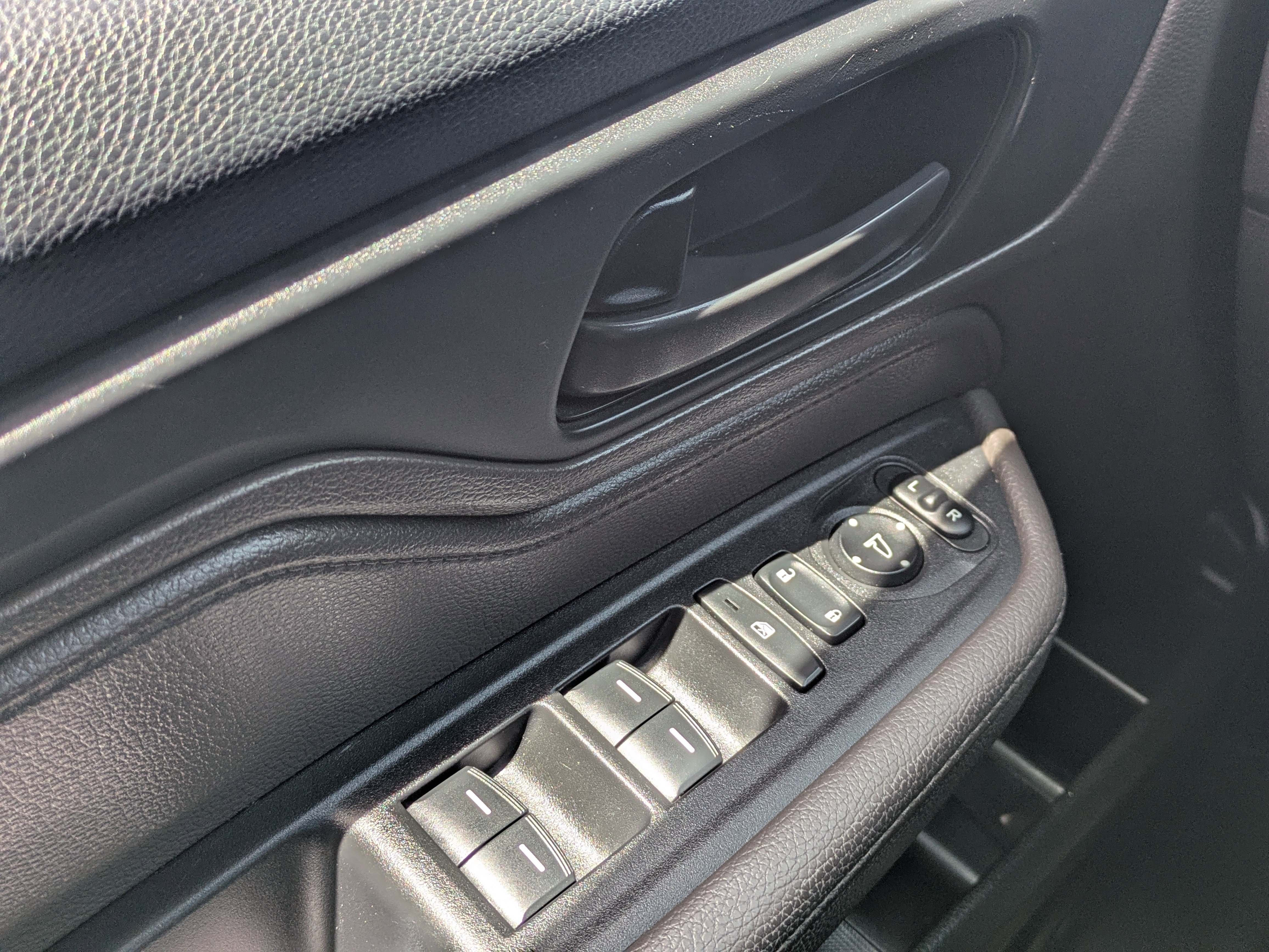 Used 2019 Honda Odyssey EX image 28