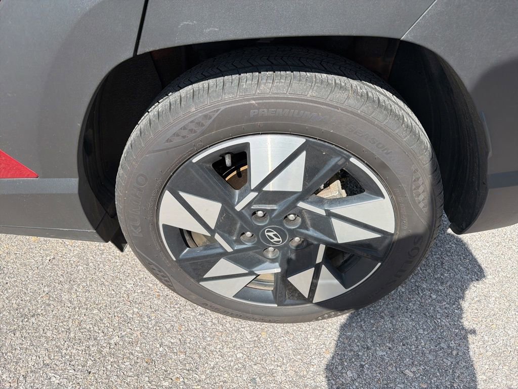 Used 2025 Hyundai Kona SEL image 12