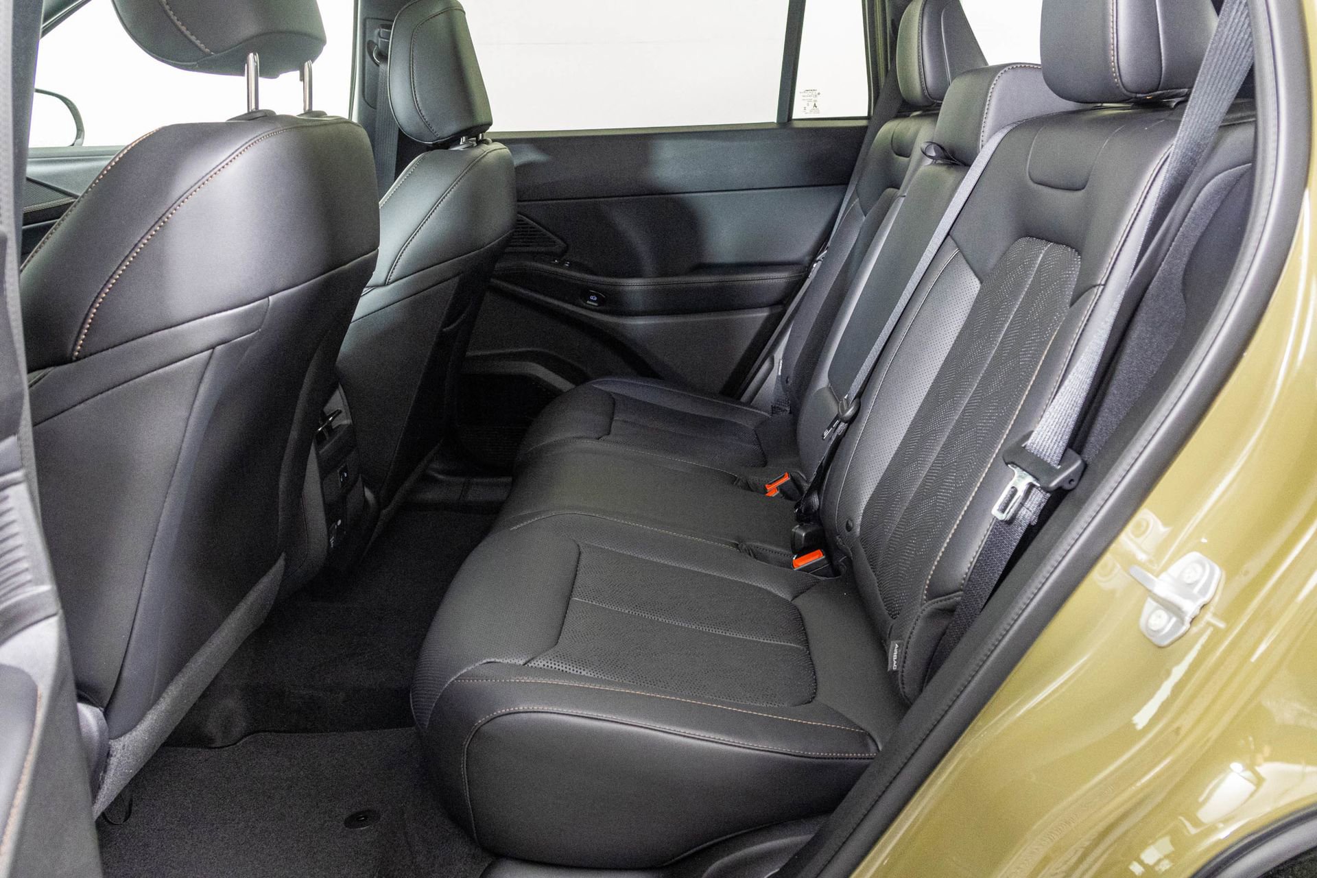 New 2026 Jeep Cherokee Overland w/ Advanced Pro Tech Group AWD/4WD image 42