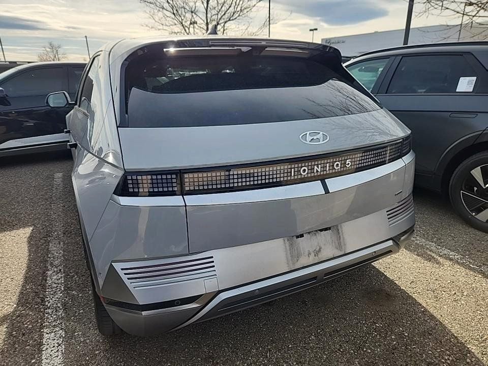 Used 2024 Hyundai Ioniq 5 Limited AWD/4WD image 3