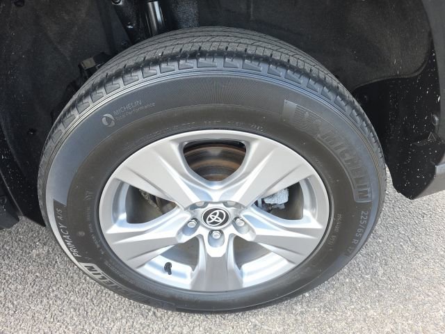 Certified 2022 Toyota RAV4 XLE image 6